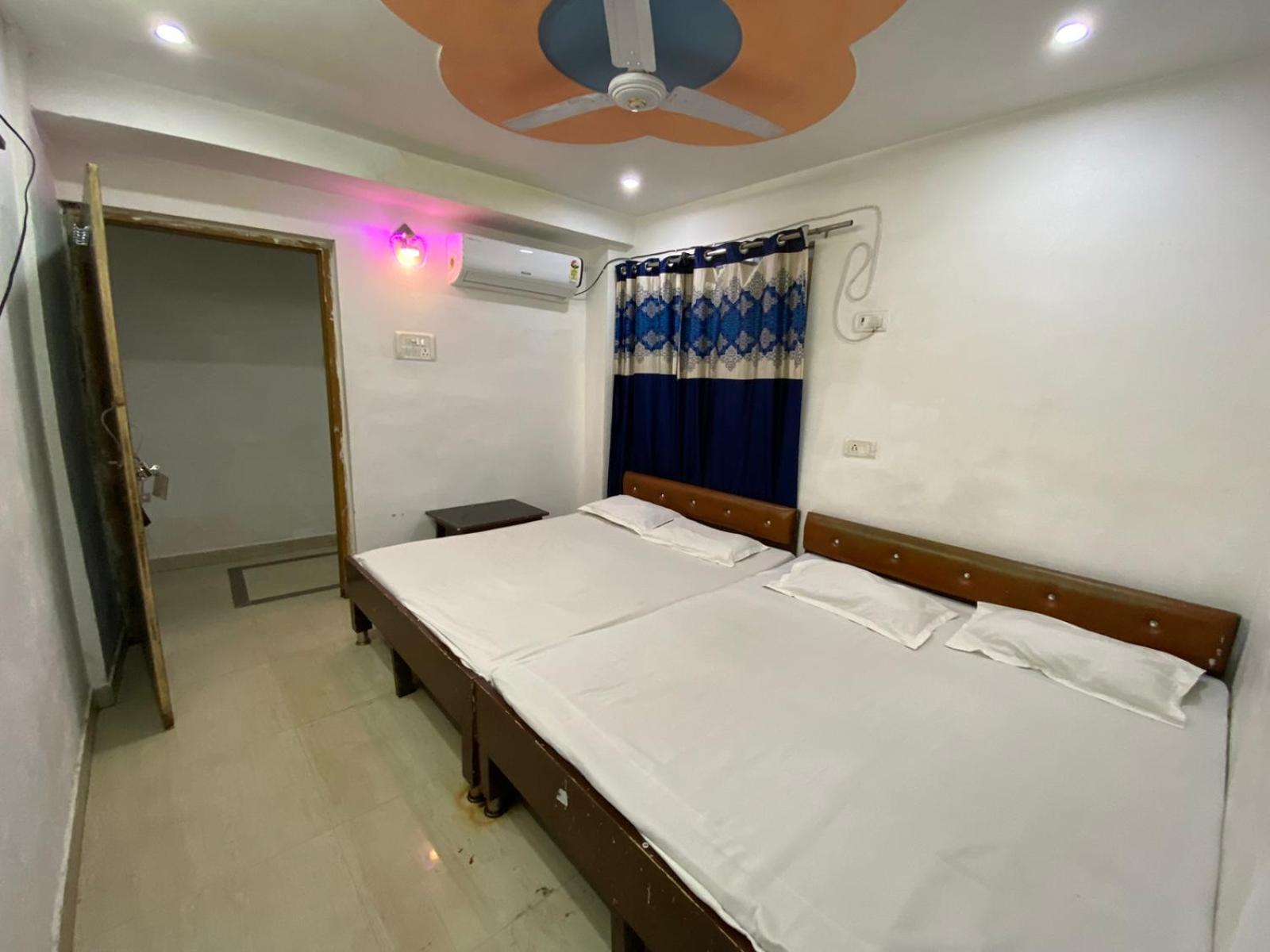 New Hotel Yatri Niwas Varanasi Exterior foto