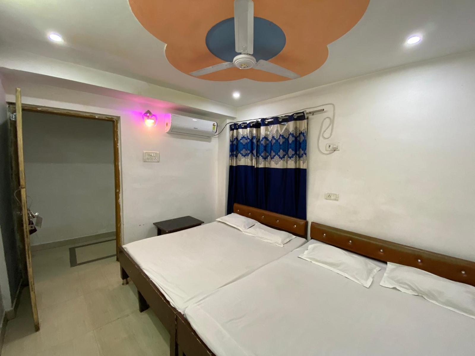 New Hotel Yatri Niwas Varanasi Exterior foto